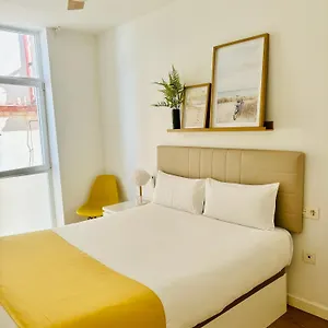luminoso-apartamento-en-el-centro-de-cadiz.hotelsincadiz.net/